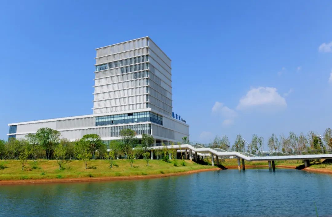 投資26億元！嘉魚縣官橋八組把大學(xué)辦到家門口